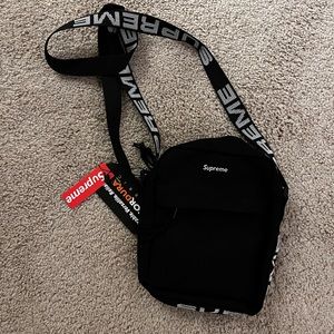 Supreme cross body Ss18